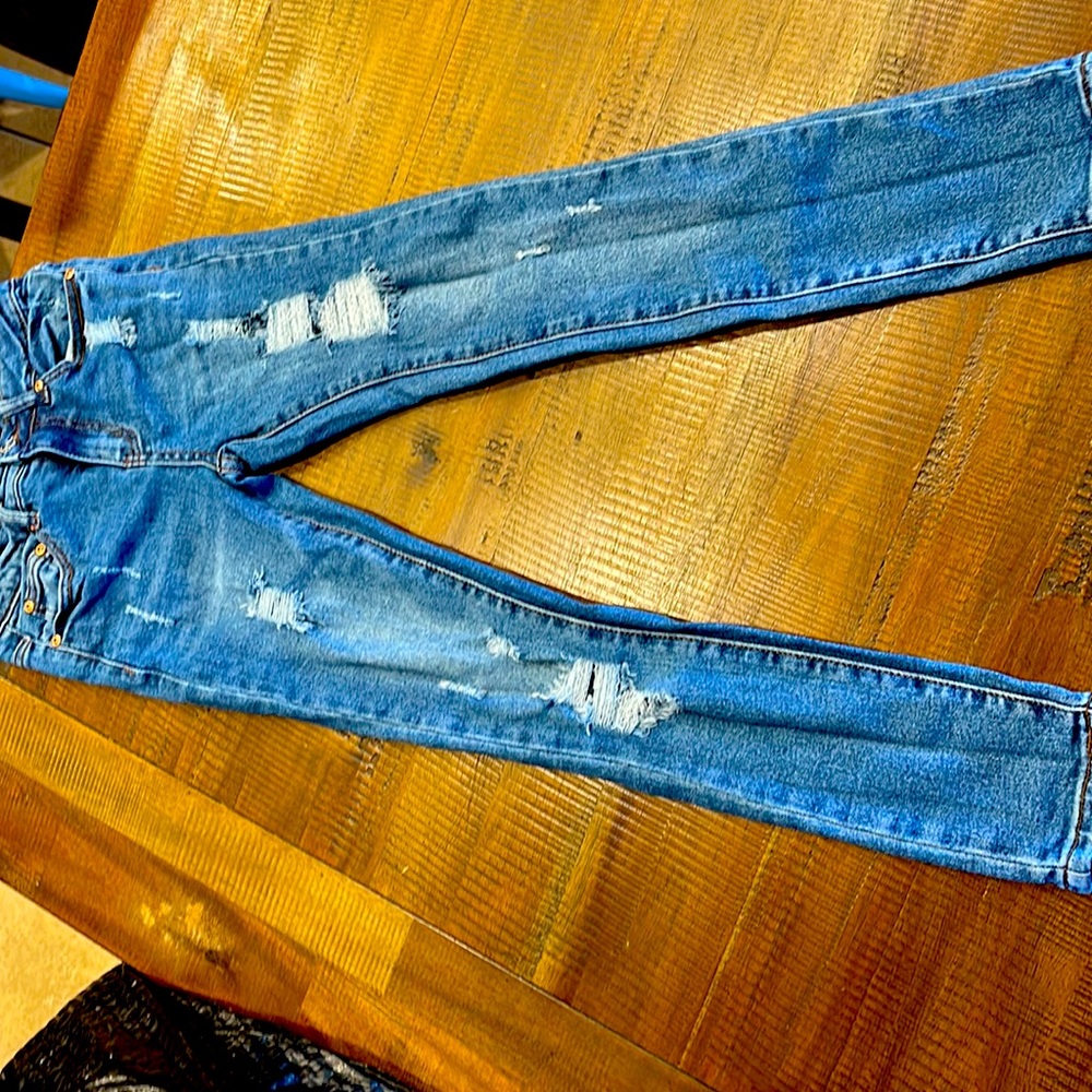 Size 0/24 skinned Ross jeans